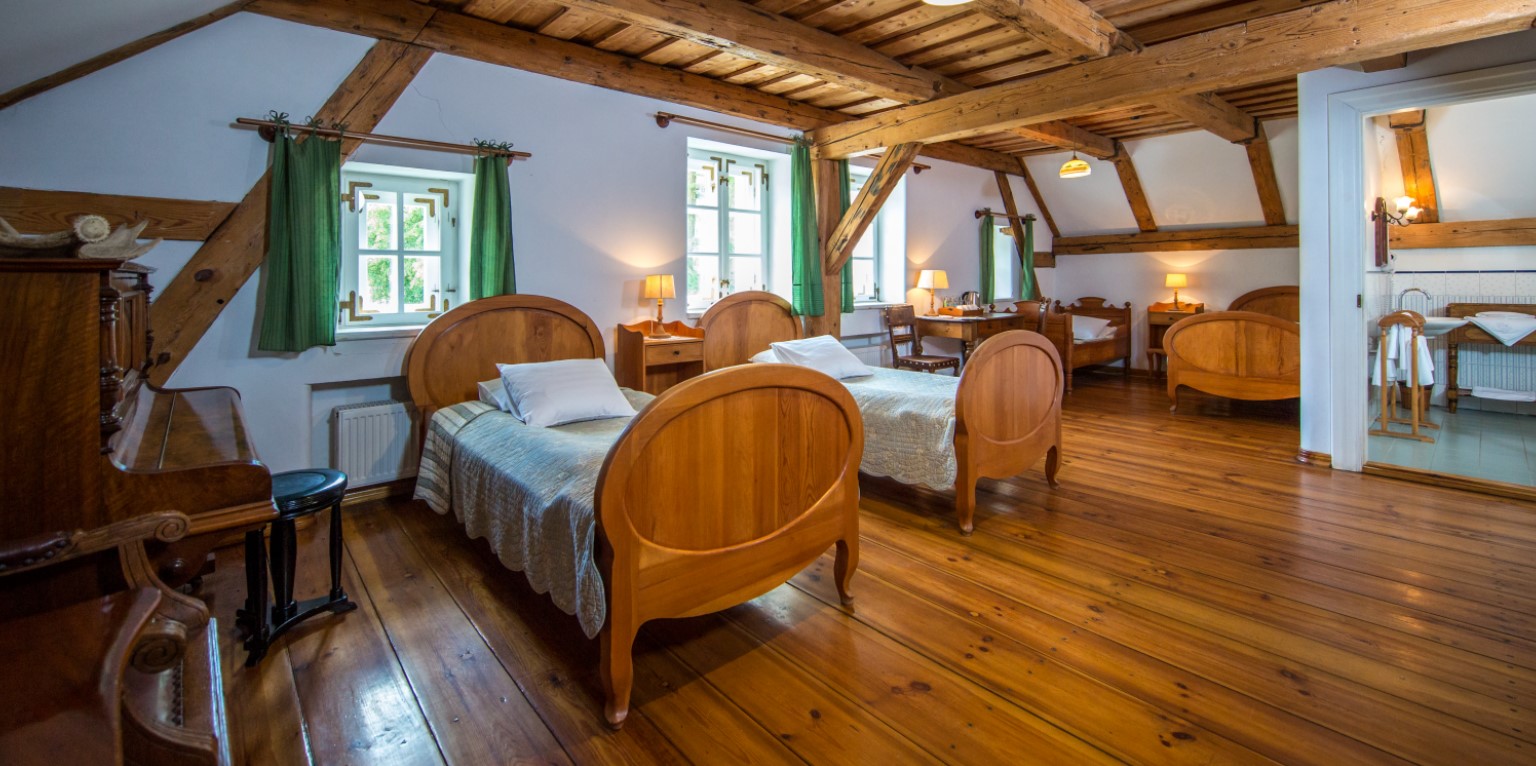 дворец усадьба гостиница ресторан ночлеги апартаменты номера в Польше Мазуры