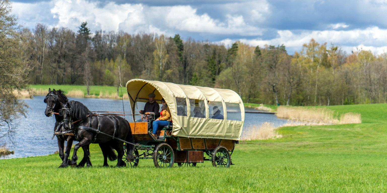 дворец усадьба гостиница ресторан ночлеги апартаменты номера в Польше Мазуры