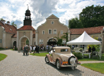 дворец усадьба гостиница ресторан ночлеги апартаменты номера в Польше Мазуры